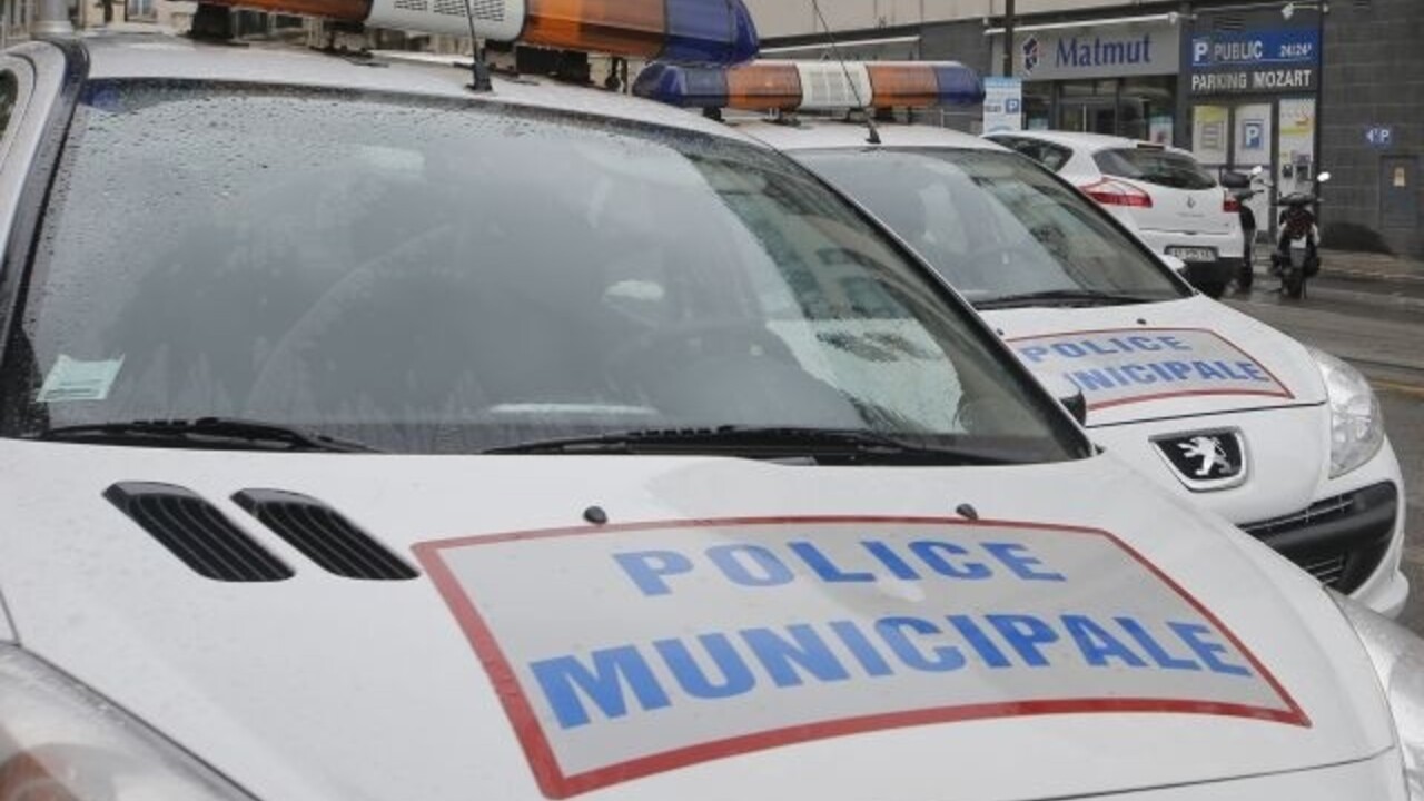 polícia francúzsko auto (SITA)